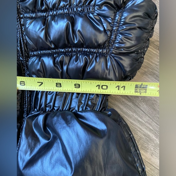 Old Navy Toddler Girl’s Black Puffer Jacket 12-18 Months - Picture 5 of 7